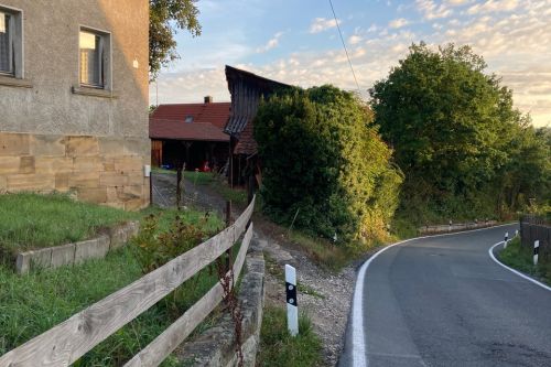 Schuppen, der dem Straßenausbau weichen soll (Kulmbacher Straße 7)